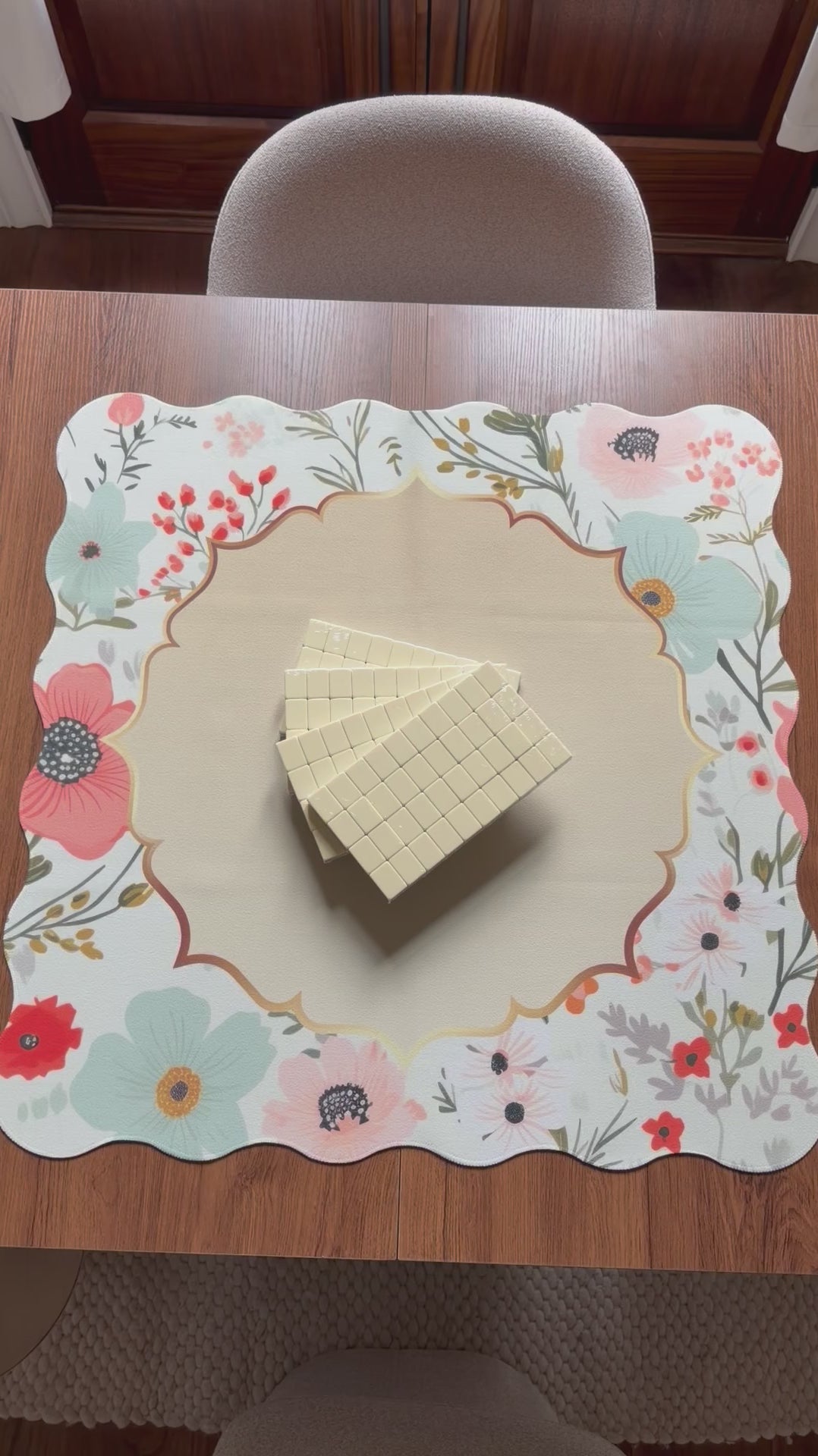 Petals & Porcelain Scalloped Edge Mahjong Mat